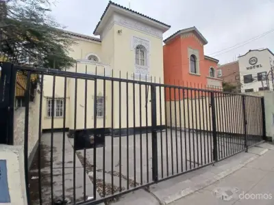 SE VENDE 2 PREDIOS JUNTOS COMO TERRENO