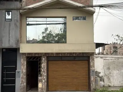VENTA DE CASA CON 3 PISOS, SÓTANO Y COCHERA PARA 3 AUTOS EN VMT