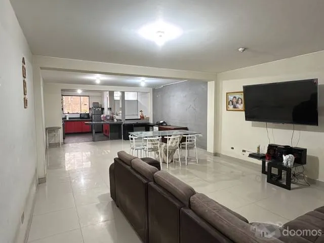 VENTA DE CASA CON 3 PISOS, SÓTANO Y COCHERA PARA 3 AUTOS EN VMT — foto 2