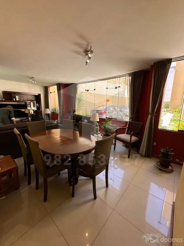 VENTA DE DEPARTAMENTO EN PRIMER PISO CON JARDINES — foto 2