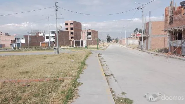 Lote con doble frontis Calle 11 Urb. Parques de Hyo — foto 5