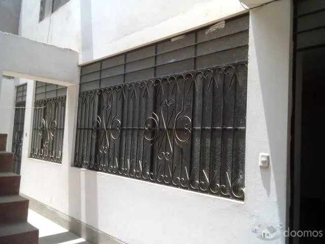 SE VENDE PROPIEDAD DE 2 PLANTAS — foto 3