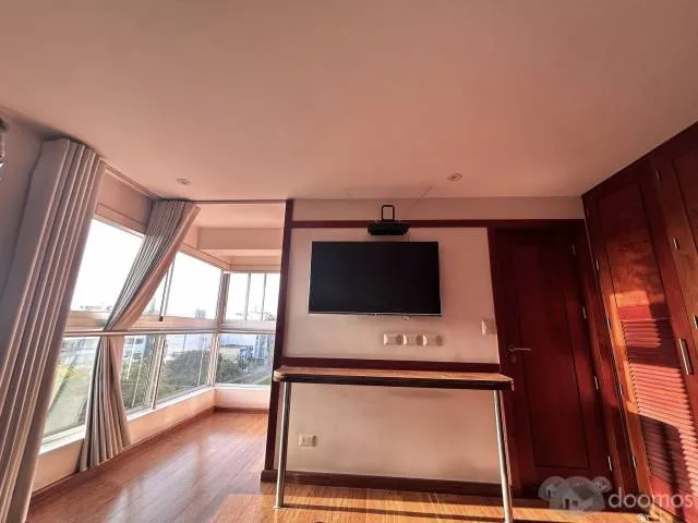 Duplex con piscina privada con Jacuzzi, dos terrazas, area de parrilla. Acabados premium en Madera de Cedro & Caoba. Pisos de Bambu, Granito de alta pureza en paredes & muebles, Marmol y porcelanato. - 2