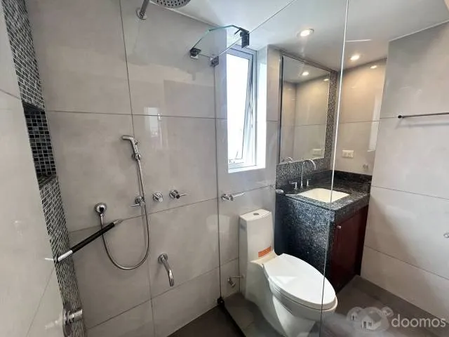 Duplex con piscina privada con Jacuzzi, dos terrazas, area de parrilla. Acabados premium en Madera de Cedro & Caoba. Pisos de Bambu, Granito de alta pureza en paredes & muebles, Marmol y porcelanato. - 3