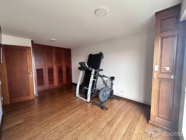 Duplex con piscina privada con Jacuzzi, dos terrazas, area de parrilla. Acabados premium en Madera de Cedro & Caoba. Pisos de Bambu, Granito de alta pureza en paredes & muebles, Marmol y porcelanato. - 4