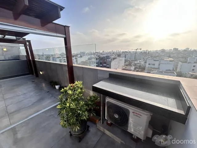 Duplex con piscina privada con Jacuzzi, dos terrazas, area de parrilla. Acabados premium en Madera de Cedro & Caoba. Pisos de Bambu, Granito de alta pureza en paredes & muebles, Marmol y porcelanato. - 7