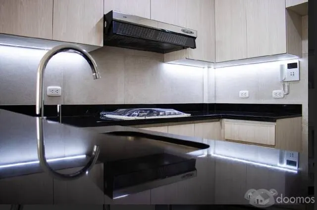 Venta de departamentos de estreno con acabados premium. Paseo la Castellana. Puertas de madera, pisos de bambu, granito y porcelanato. — foto 4
