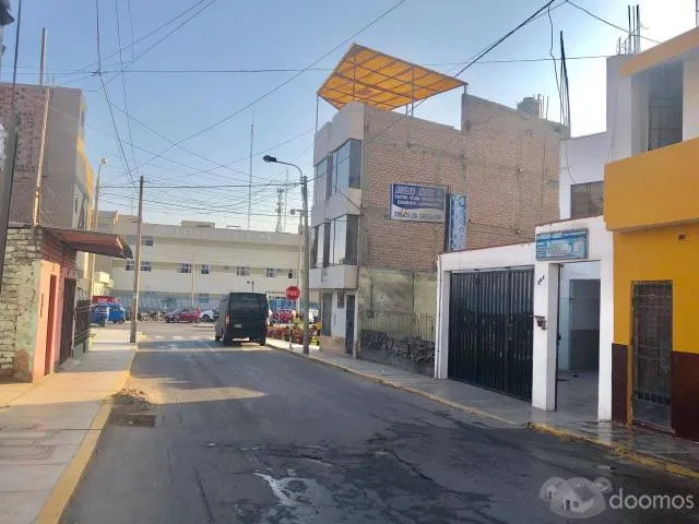 VENDO LOCAL COMERCIAL A 40 METROS DEL HOSPITAL ES SALUD " RENE TOCHE GROPPO " - 5