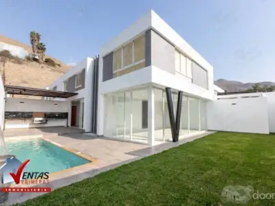 VENTA DE CASA DE ESTRENO EN LA RINCONADA DEL LAGO, LA MOLINA