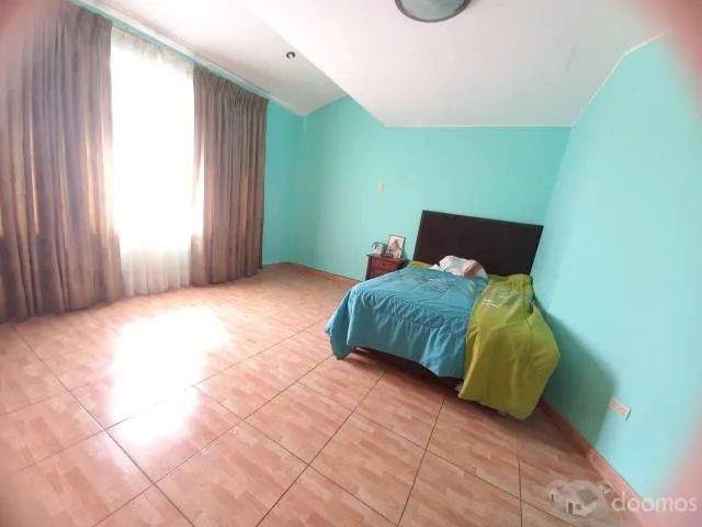 Amplia casa de 3 pisos con cochera, jardín, terrazas y doble acceso en San Martín de Porres — foto 5