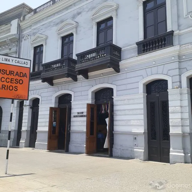 Vendo Inmueble en Plaza Bolognesi con Alfonso Ugarte - Breña — foto 2