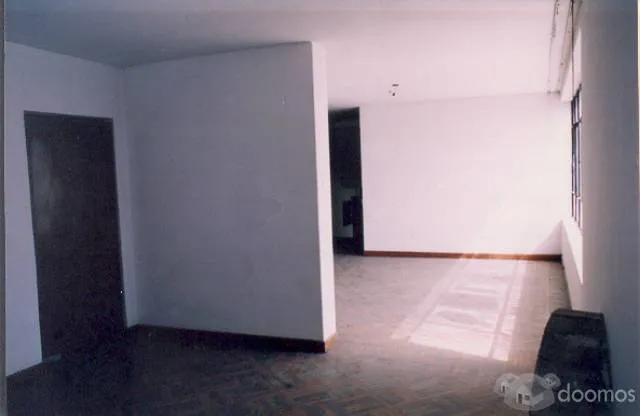 Vendo Casa en Av. Los Robles - Chacalacayo - 5