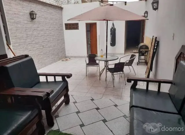 Venta de vivienda como terreno en la zona exclusiva de Las Delicias - Zona El Triangulo — foto 2