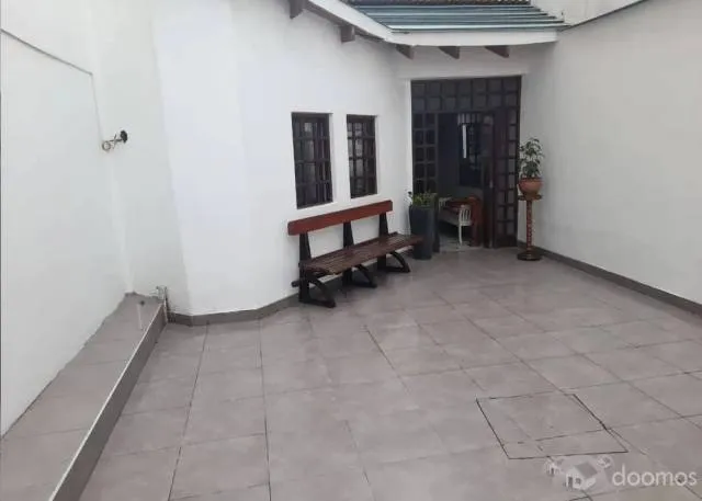 Venta de vivienda como terreno en la zona exclusiva de Las Delicias - Zona El Triangulo — foto 4