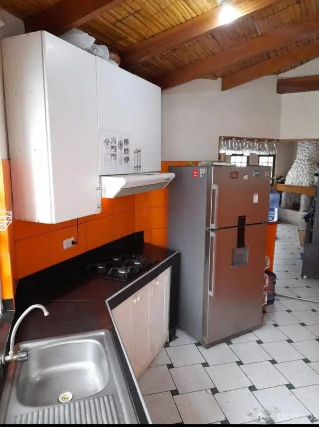 Venta de vivienda como terreno en la zona exclusiva de Las Delicias - Zona El Triangulo — foto 5