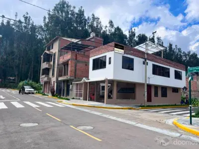 Se Vende Departamento 2do Piso con cochera Urb. Corona de Fraile