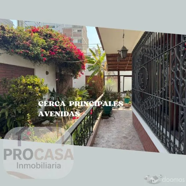 VENDO CASA COMO TERRENO – URB. LA MERCED III ETAPA - 8