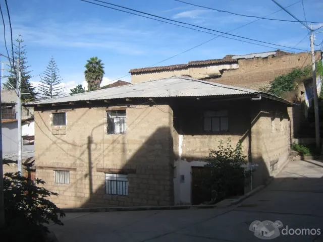 Vendo Casa como Terreno a 01 cuadra del Gob. Reginal de Apurimac - 2