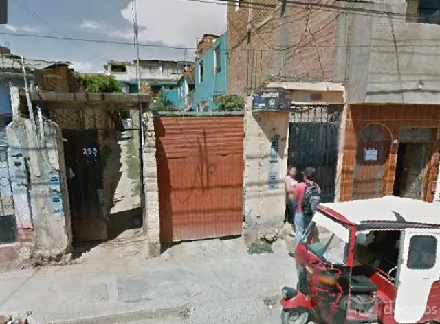 VENDO CASA A PRECIO DE TERRENO - 1
