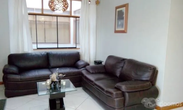 Vendo departamento en 4to. piso con cochera - 1