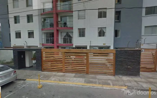 Alquilo estacionamiento en Miraflores - 1