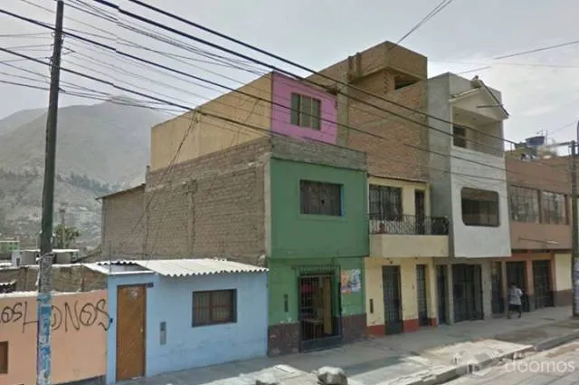 CASA DE 02 PISOS CON 172 M2 - 1
