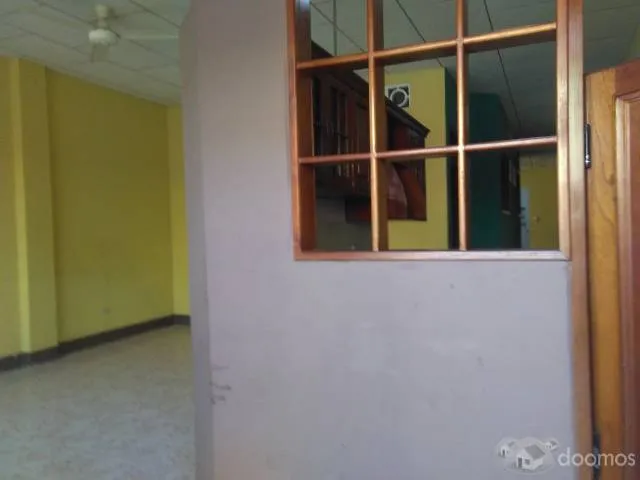 ALQUILO CASA CON TRES DORMITORIOS AMPLIA Y LAVANDERIA - 1