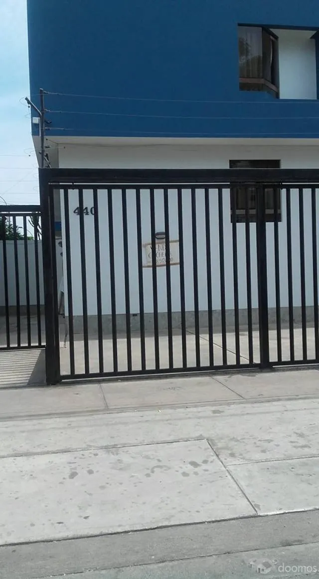 Estacionamiento independiente en Av. De Los patriotas en San Miguel - 1
