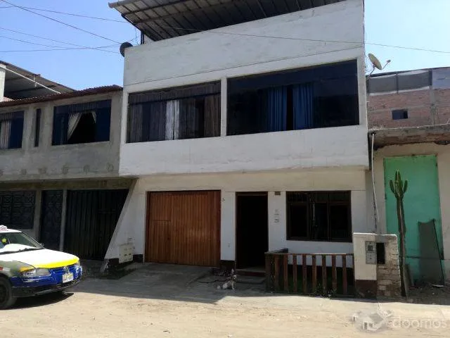 VENDO AMPLIA Y MODERNA CASA EN VILLA EL SALVADOR. INCLUYE UN DEPARTAMENTO INTERIOR $130,000 - 1