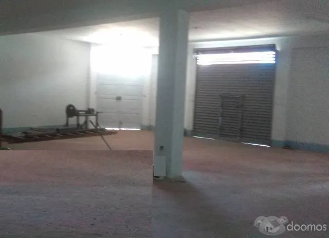 ALQUILO LOCAL DE 10.5X9.5 en zona comercial S/.. 1.500 SOLES - 1