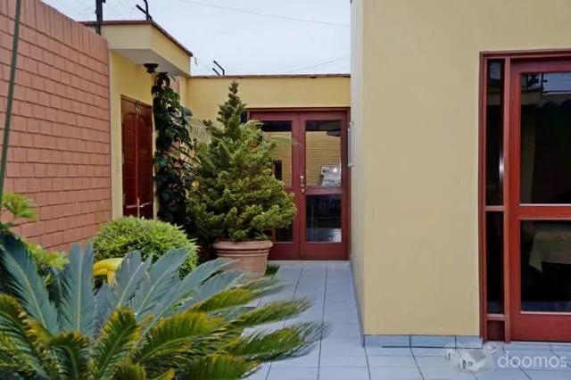 Venta Casa en esquina 260 m2 - Av. Ballestas Chorrillos - 2