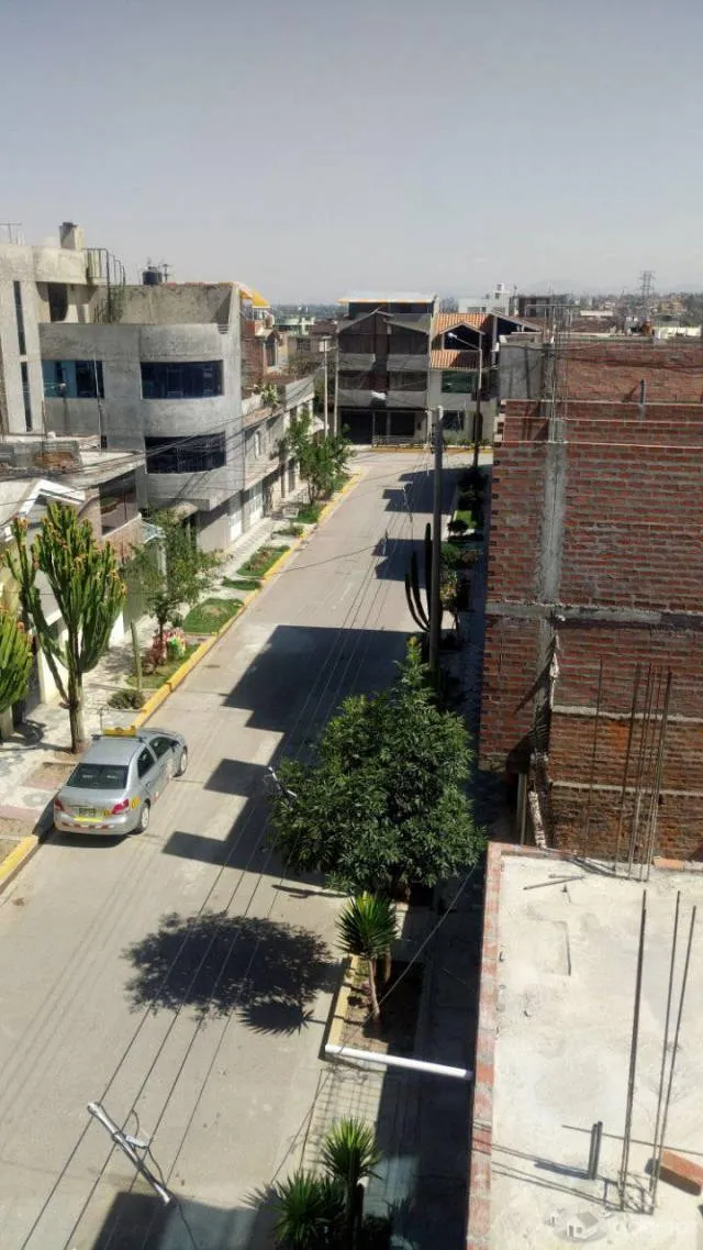SE VENDE EDIFICIO EN ESTRENO 14 Amplios Ambientes  Jr. Malvinas No.- 159-161 Urb. Goyzueta La Rivera Huancayo.