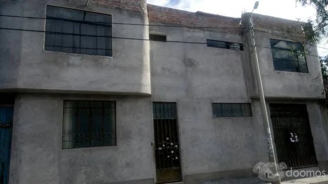 Remato bonita casa por motivo de viaje - 1