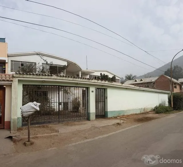 VENTA DE CASA COMO TERRENO EN CLUB RESIDENCIAL LOS GIRASOLES DE HUAMPANI - 1