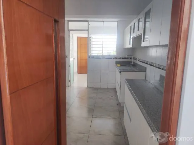 VENTA AMPLIO DEPARTAMENTO 4 DORMITORIOS-SAN BORJA CON ESTAC. DOBLE — foto 3