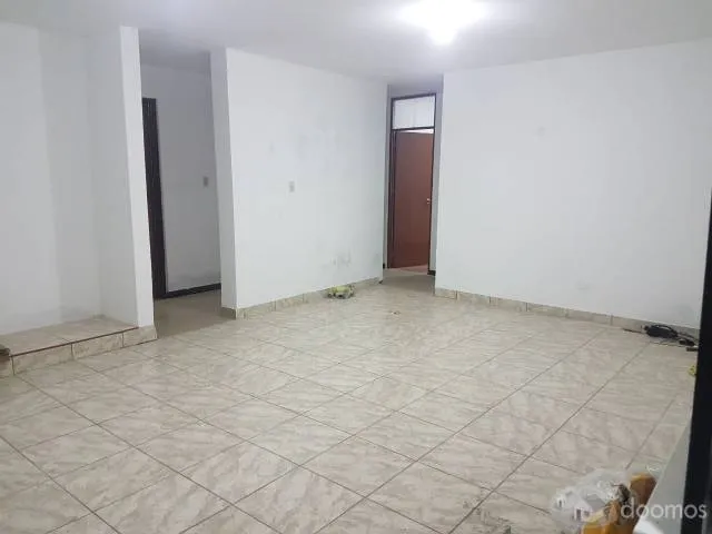 Alquilo Casa Chorrillos Upc 150 M2 3 Habitaciones, Sala, Cocina, 2 baños, agua caliente, Lavandería y 1 Cochera, Patio. - 1