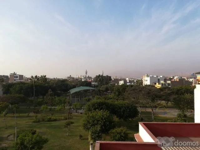 OCASION VENTA DE CASA - FRENTE A PARQUE - 2