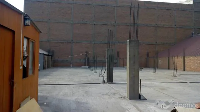 ATE, Alquilo Local Industrial Urb. Santa Raquel 1000 m2 - 1