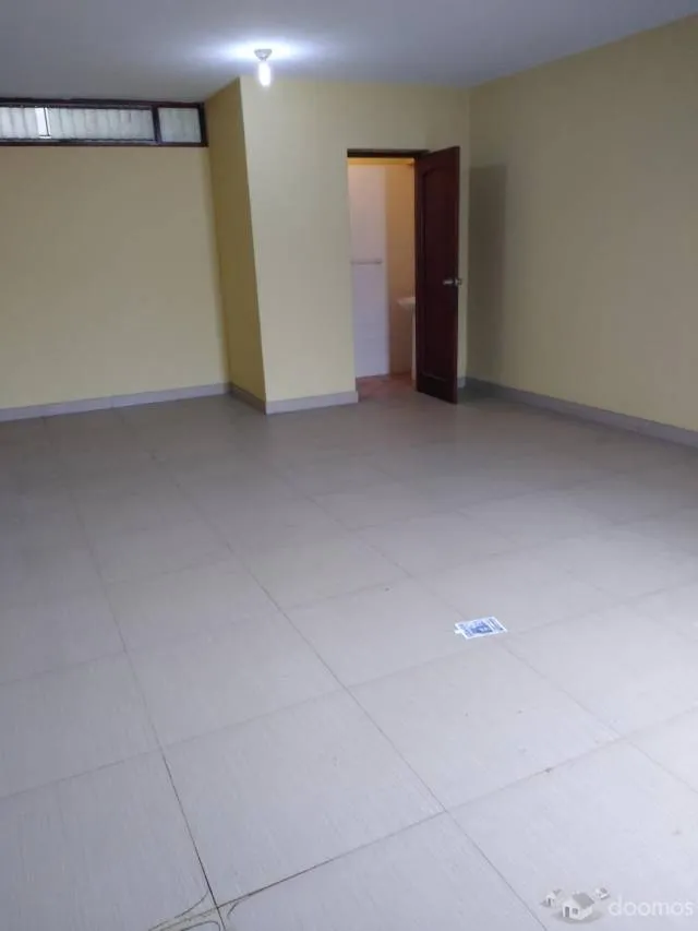 Vendo Edificio con local comercial y oficinas en Jr. independencia cerca Plaza de Armas - 4