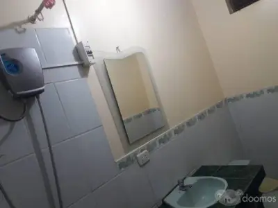 ¡Se alquila primer piso de casa para empresa!