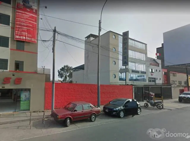TERRENO COMERCIAL EN AVENIDA LA MARINA - 1
