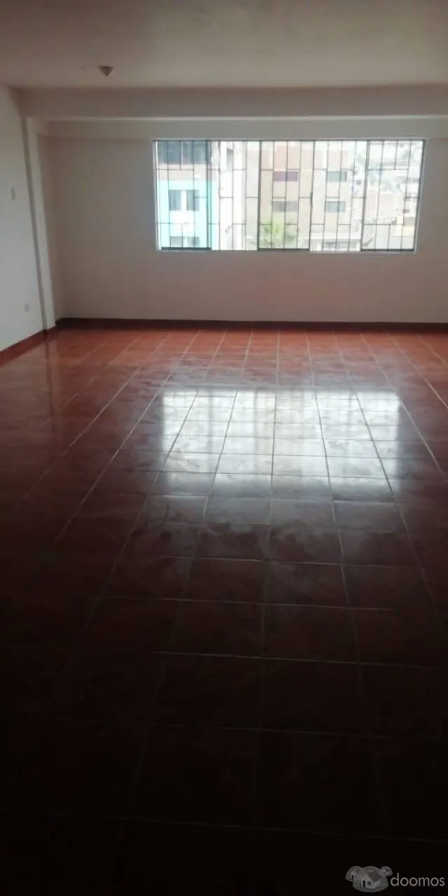 Alquilo Local Para Oficina, Consultorio O Vivienda - 1
