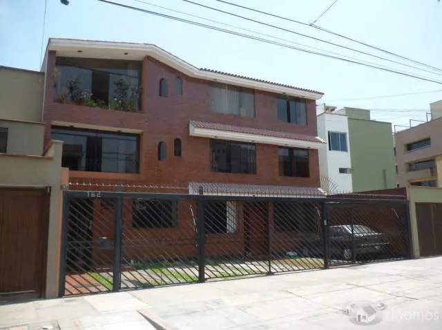 Se alquila cochera solo autos en San Borja Sur - 1
