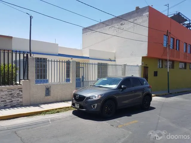 ALQUILO COMODA CASITA EN FERROVIARIOS - 1