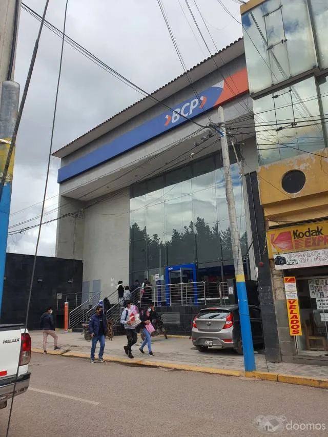 SE ALQUILA EDIFICIO COMERCIAL EN LA MISMA PLAZA DE ARMAS - 2