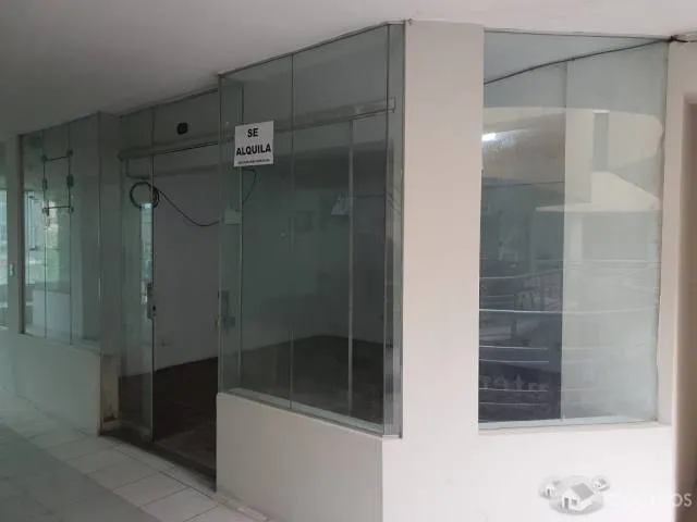 SE ALQUILA EDIFICIO COMERCIAL EN LA MISMA PLAZA DE ARMAS - 6
