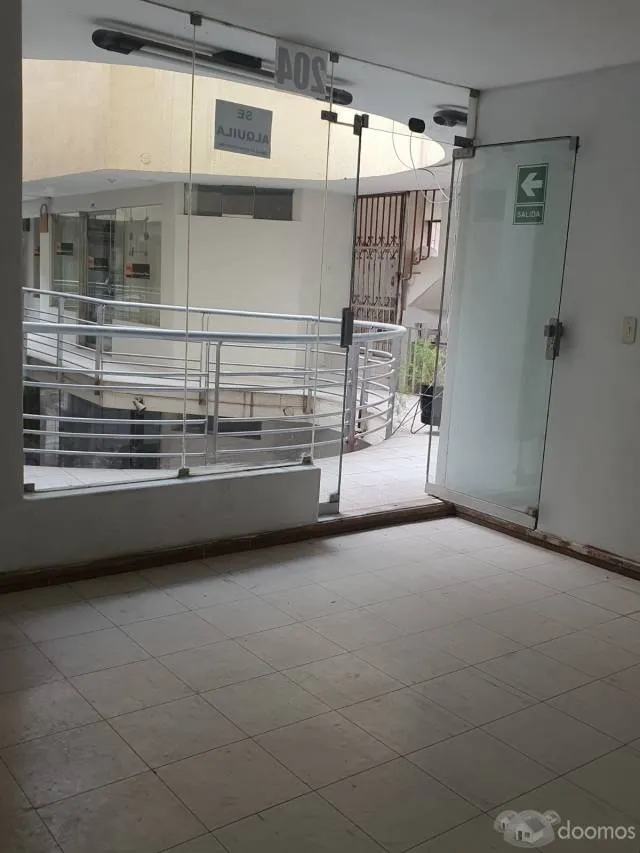 SE ALQUILA EDIFICIO COMERCIAL EN LA MISMA PLAZA DE ARMAS - 8