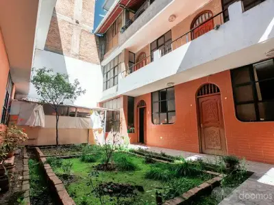 Por ocasión venta de casa-hotel en Cajamarca. 30 mil de comisión al referir un comprador.