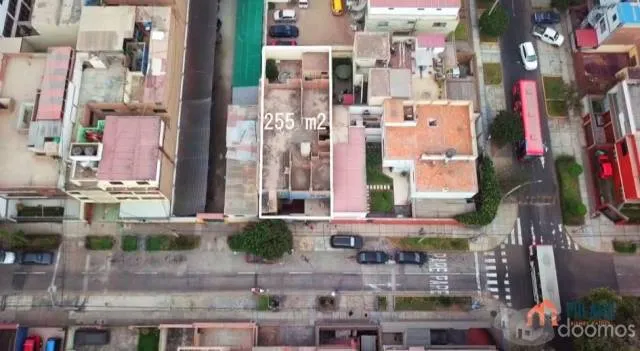 Vendo Casa como Terreno 255 m² - San Miguel, Cerca Malecón Bertolotto. - 2