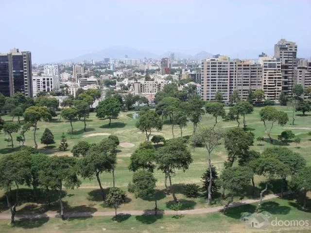 EXCLUSIVO DEPARTAMENTO FRENTE AL GOLF — foto 2